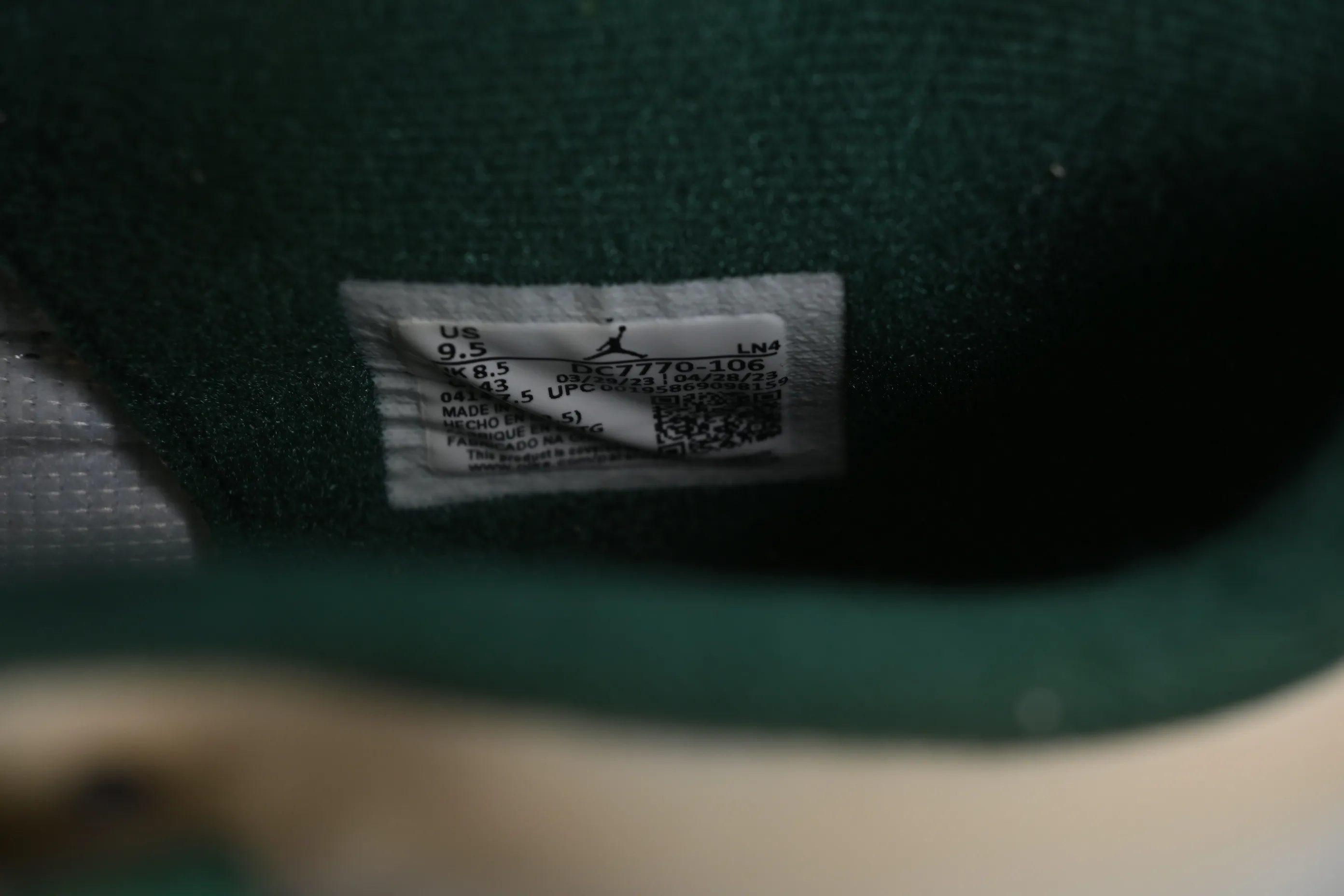 All categories Air Jordan Jordan series basketball shoes Air Jordan 4 Bulbasaur x Jordan Air Jordan 4 Retro AJ4 Jordan 4 Bulbasaur joint model basketball shoes DC7770-106